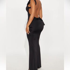 NWT Backless Bow Gown